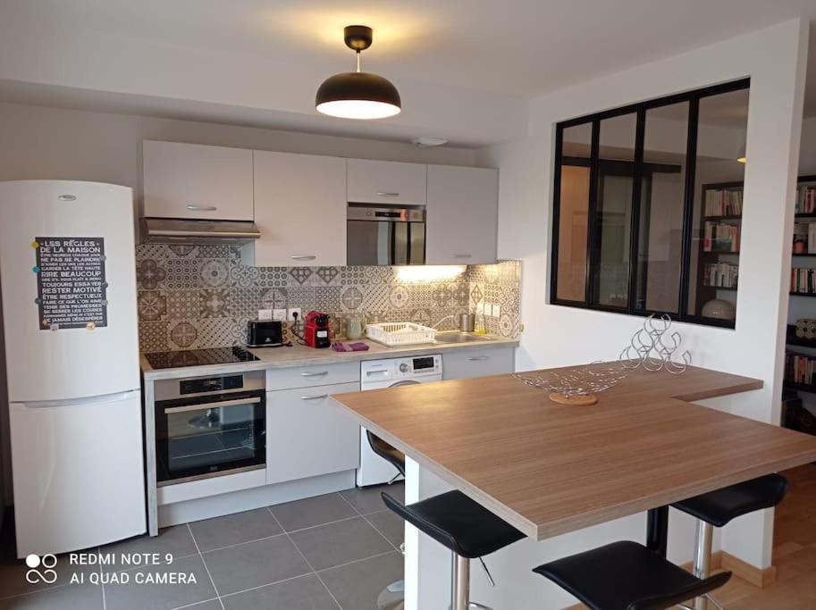 Superbe Appartement Avec Balcon Filant Cenon Luaran gambar